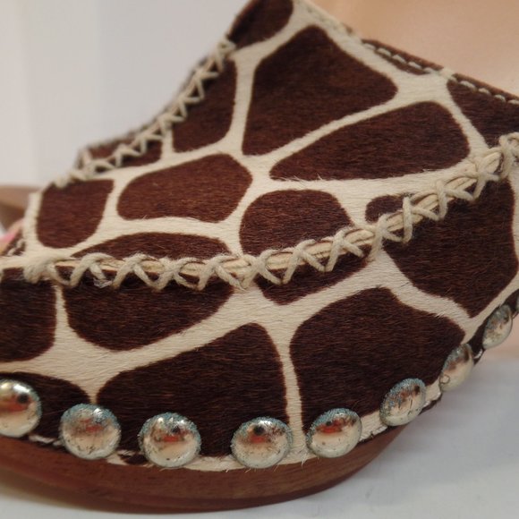 Michael  Kors Nailhead Trim Calf Hair Wood Heels Bold Stitching Mules Clogs Sz 8 - Picture 10 of 15